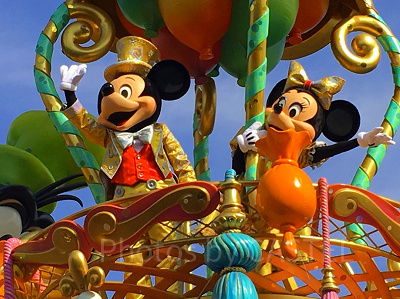 ついにミッキーとミニーが登場!