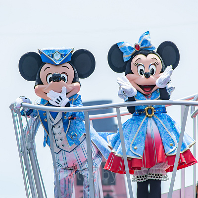 ミッキーマウスまとめ！誕生日・フレンズ・声優や書き方からコーデ