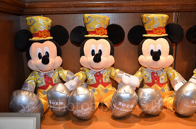 ミッキーのぬいぐるみ