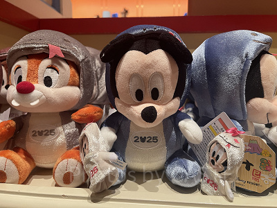 ミッキーぬいぐるみ(ディズニーお正月グッズ2025)