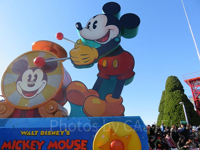 ミッキーのおもちゃフロート