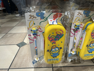 ミニオンチャーム付きボールペン＆ペンケースセット