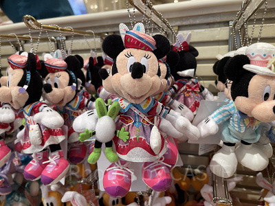 ミニーぬいぐるみバッジ①(2022年ディズニーイースターグッズ)