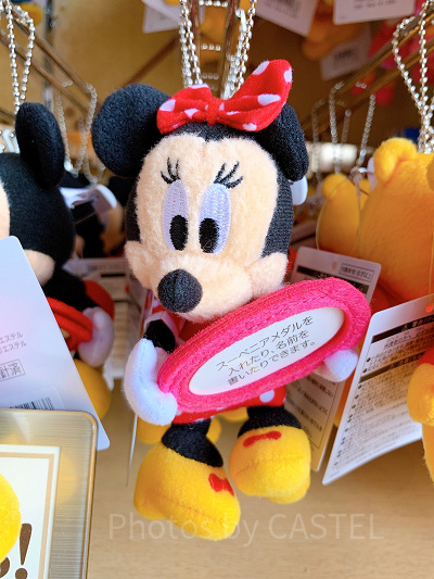 美品 ディズニーリゾート ぬいぐるみ バッチ ミニー 水玉