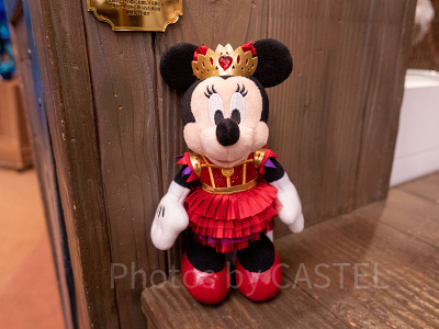 ミニーぬいぐるみバッジ（ミニー・オー！ミニー）