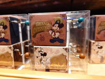 11/1発売】ディズニーシー20周年グッズ14選！20年間の思い出がデザイン