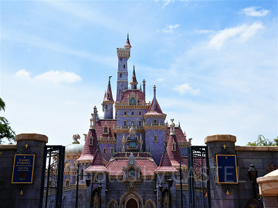 新アトラクション「美女と野獣“魔法のものがたり”」