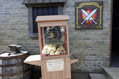 ニジゲンノモリ「ドラゴンクエストアイランド」／武器屋外観