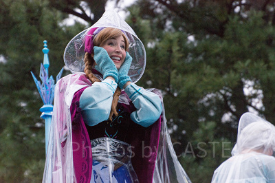 雨の日なら出演者が合羽を着て開催することも