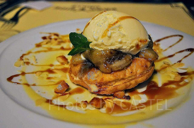 パークサイドグリルのバニラアイスクリーム＆クレープ（500円）