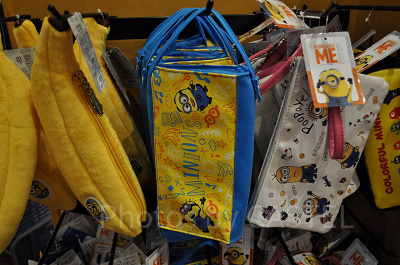 ミニオンハンドル付きペンケース