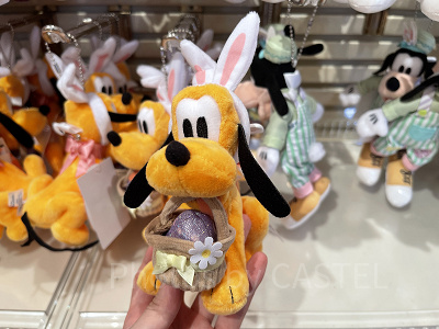 プルートぬいぐるみバッジ(2022年ディズニーイースターグッズ)