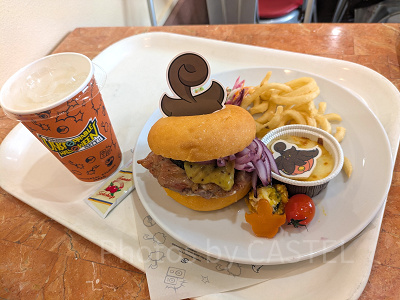 バケッチャのまんまるチキンベーグルサンドプレート