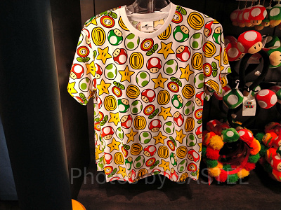 パワーアップアイテム総柄Tシャツ