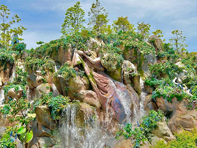 オーロラ姫、フィリップ王子、フローラ、フォーナ、メリーウェザー、マレフィセント