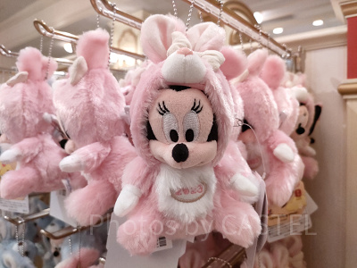 ディズニーお正月グッズ：うさぎミニーぬいぐるみバッジ