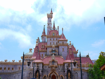 アトラクションを重視するカップルにおすすめ:ディズニーランド