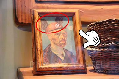 ①ゴッホの自画像の隠れミッキー