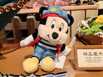 上海ディズニーカリブの海賊グッズ：【ミニパル】海賊ミッキーぬいぐるみ