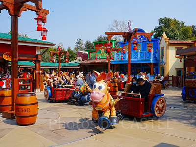 上海ディズニートイストーリーランド：ウッディのラウンドアップ