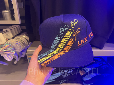 上海ディズニートロングッズ:ライトサイクルバトルの5パネルキャップ