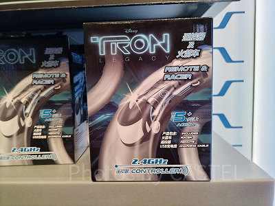 上海ディズニートロングッズ：トロン・リモート＆レーサー