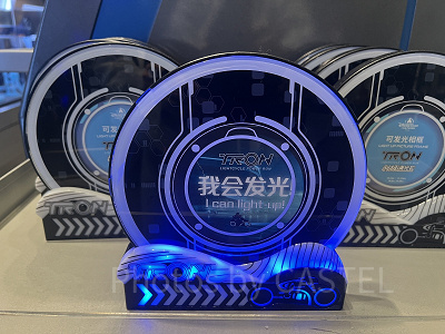 上海ディズニートロングッズ:トロンの光るディスクオブジェ: