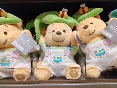 上海ディズニーくまのプーさんグッズ:植物シリーズのプーさんぬいぐるみ