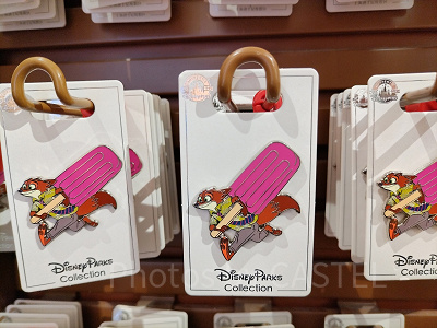 上海ディズニーズートピアグッズ：ニック＆アイスクリームのピンバッジ