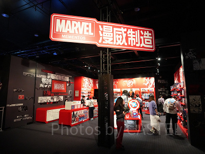 上海ディズニーのマーベルエリア「マーベルユニバース」:ミニショップ「マーベル・メメントス」