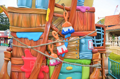 ワゴン（トゥーントーントリート）の側面