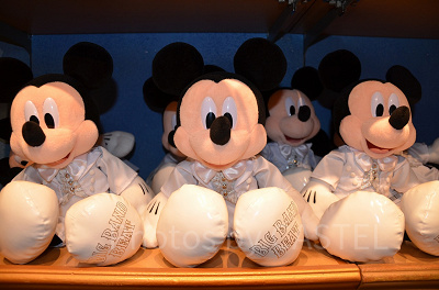 おすわりぬいぐるみ（ミッキー）