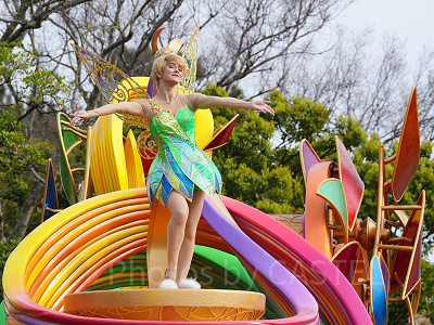 ディズニーランドのスニークの様子