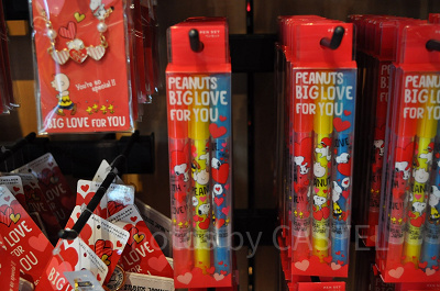 スヌーピー「BIG LOVE FOR YOU」ペンセット（3色入り）