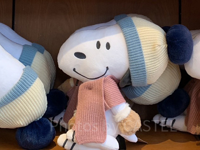 スヌーピークッション（USJクリスマスグッズ2023）