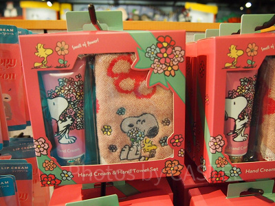 スヌーピーハンドクリーム＆ハンドタオルセット