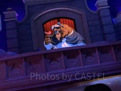 愛の芽生え（雪降る城の庭）