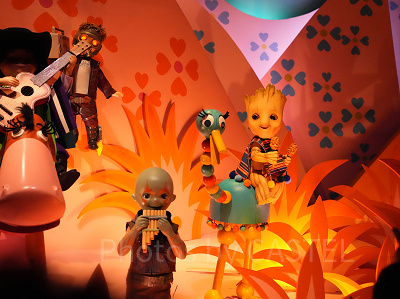 スター・ロードとドラックス(イッツ・ア・スモールワールドwithグルート)