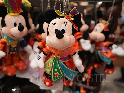 ディズニー40周年グッズ102点！記念コスチュームを着たミッキーたちの 