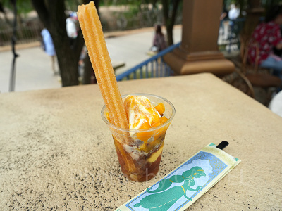 チャイシュガーチュロスを使用した「サルタンズサンデー」も新発売!