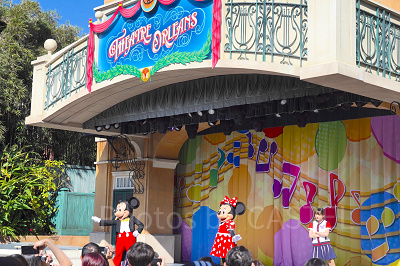 ディズニーランドの「ジャンボリミッキー!レッツ・ダンス!」