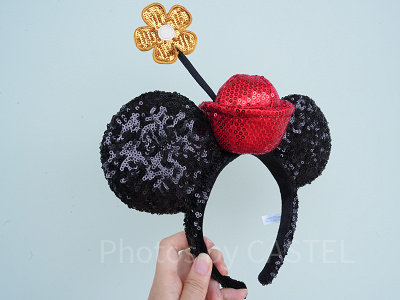 帽子は立体感あり