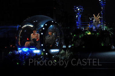 映画『ジュラシックワールド』に登場した球体の乗り物も登場！／USJ新ナイトパレード