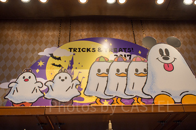 店内にはたくさんのおばけがいるよ!