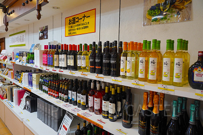 珍しいワインやビールなどを取り扱うコーナーもあります