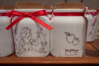 こちらもアフタヌーンティーとのコラボ!