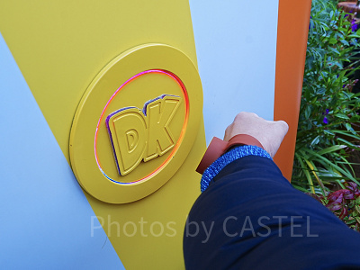 遊び方はDKマークにパワーアップバンドをかざすだけ！