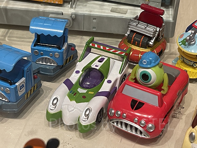 トミカ（バズ）