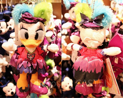 着替えるとピンクのドレスに変身