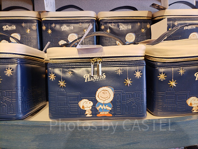 ユニバクリスマスグッズ2024：コスメボックス（冬服スヌーピー&チャーリー）